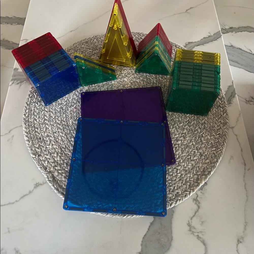 Magna-tiles